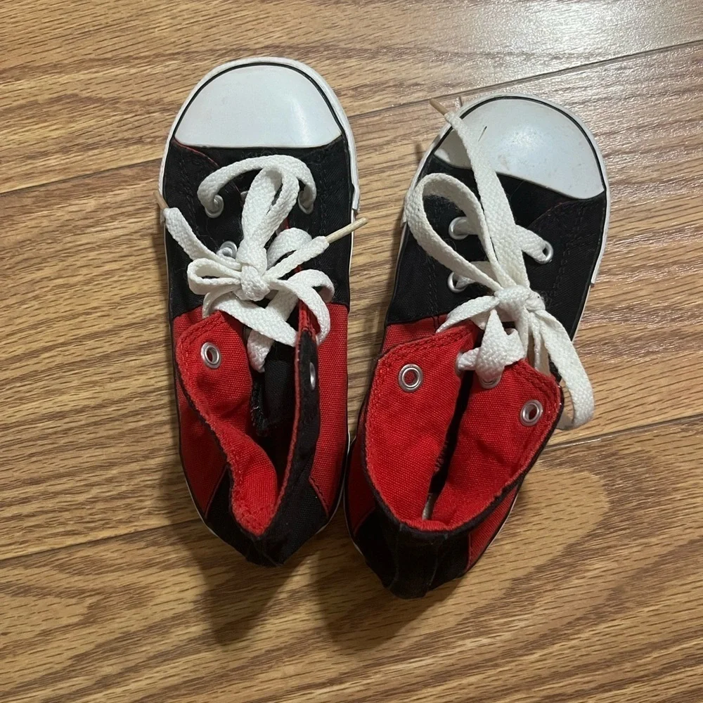 Converse Toddler Size 10